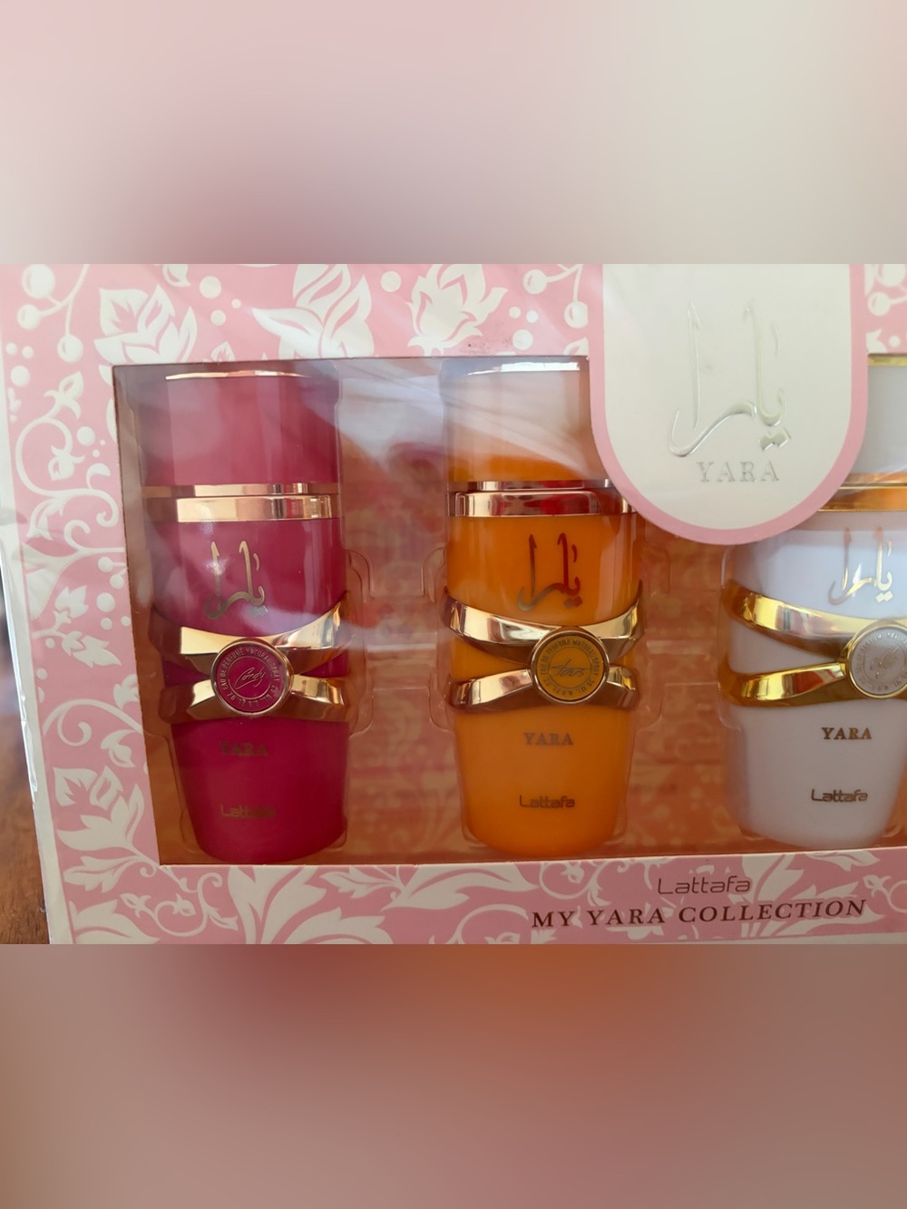 Lattafa Yara Women’s Parfume Set - Picture 2 of 4